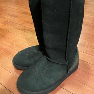 Classic tall UGG boots. Moderately worn, still in great condition